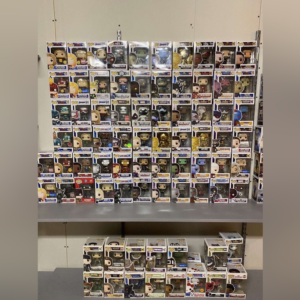SO MANY FUNKO POPS!!!!!